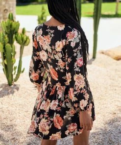 Jaase Isabella Tunic - Winter Rose Black 22 Jaase Isabella Tunic - Winter Rose Black