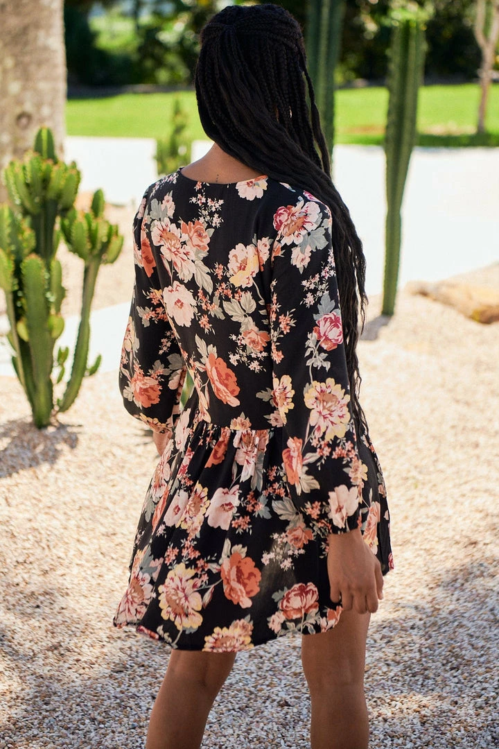 Jaase Isabella Tunic - Winter Rose Black 10 Jaase Isabella Tunic - Winter Rose Black