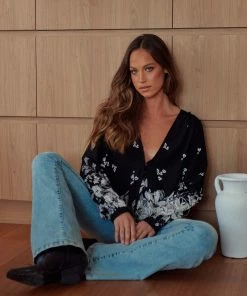 Jaase Koi Top - Noir Tops 22 Jaase Koi Top - Noir Tops