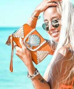 MAHIYA Boho Leather Sea Shells Leather Purse - Tan 5 MAHIYA Boho Leather Sea Shells Leather Purse - Tan