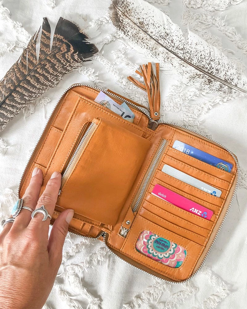 MAHIYA Rocco Wallet - Tan 4 MAHIYA Rocco Wallet - Tan